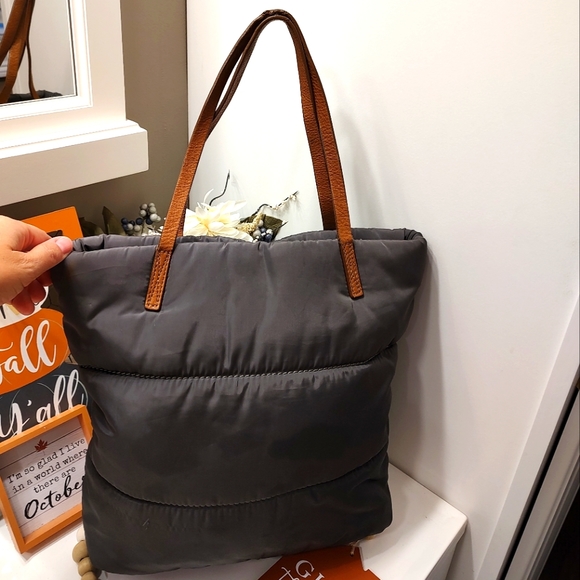 🤗 Vintage GUC UGG Brand Australia Puffer Tote w/Leather Handles, Charcoal/Tan - Picture 5 of 11